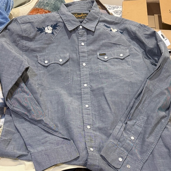 Howler Brothers - Rare -  Gray Floral Embroidered Shirt - size MEDIUM /NWOT - Picture 3 of 6
